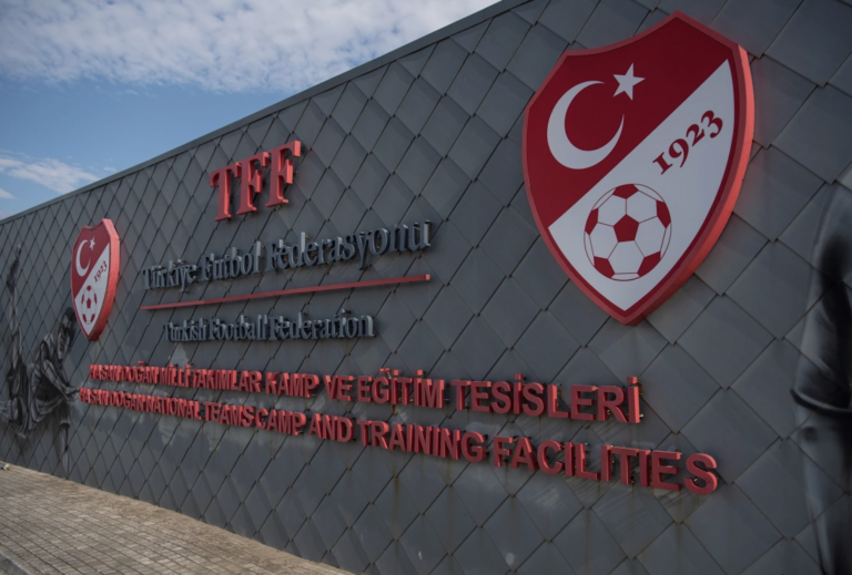 発砲：FIFAとUEFAはトルコのFAビルへの攻撃を非難